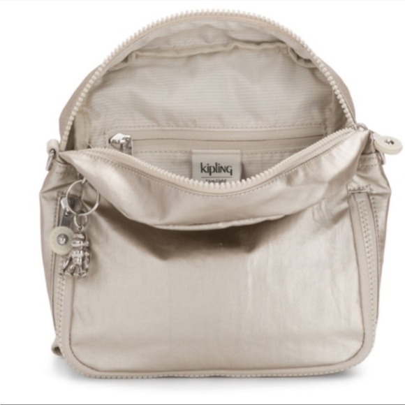Kipling ,ANNIC Convertible NWT Silver Cloud Metal - Picture 4 of 5